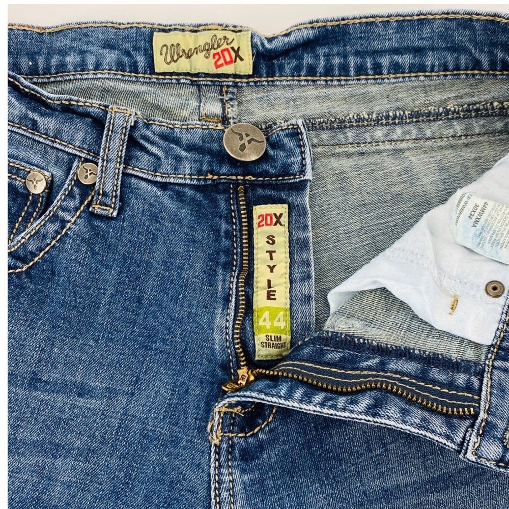 Wrangler 20X Jeans Mens 30x34 FITS(30x33)Slim Straight Medium Wash Western